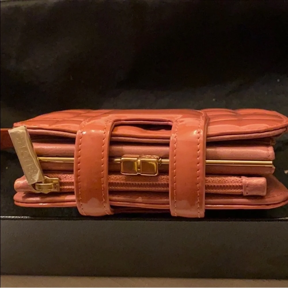 Rare CHANEL Luxurious Pink Quilted CC Patent Leather Bag Wristlet Vtg ⭐️⭐️⭐️⭐️⭐️